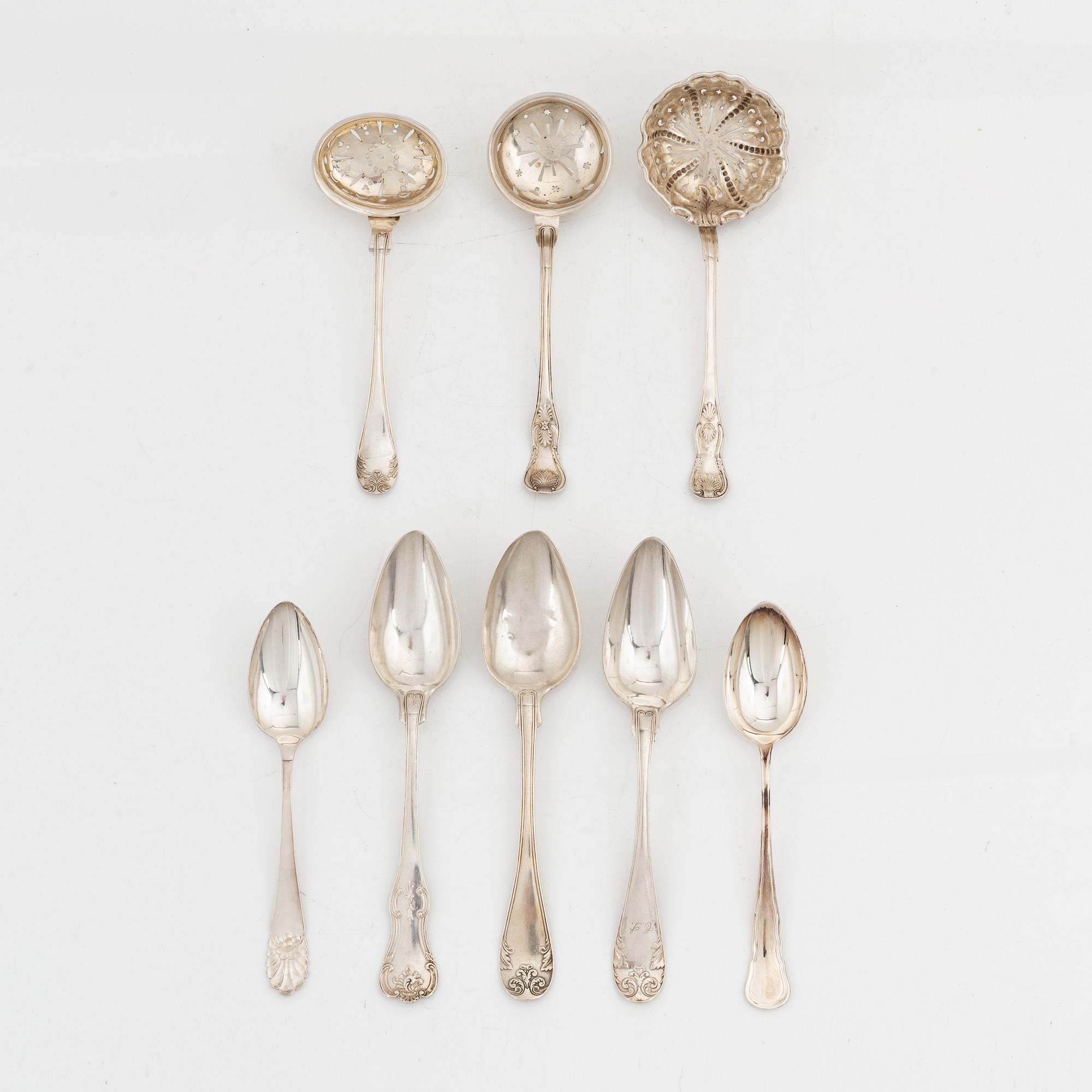 Parti silver, skedar och ströskedar, olika modeller, 18 delar, bl.a. MGAB, Uppsala, 1945.