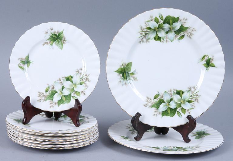 KAFFESERVIS, ca 29 delar, benporslin, "Trillium", Royal Albert, England, 1900-tal.