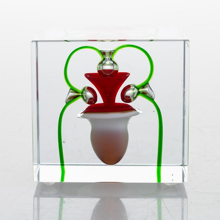 OIVA TOIKKA, AN ANNUAL CUBE, glass, signed Oiva Toikka Nuutajärvi 1997, numbered 254/2000.