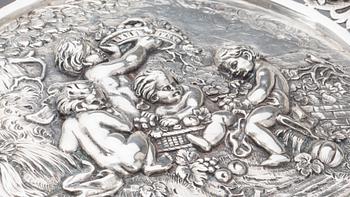 PRESENTERFAT, silver 800, Tyskland sannolikt, 1800-tal. Ca 830 gram.