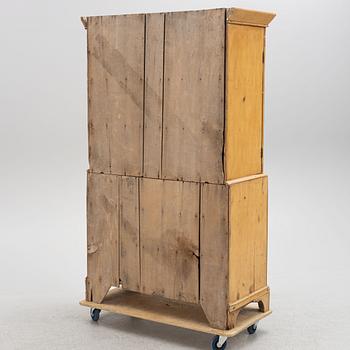 A cabinet, 19th Century.