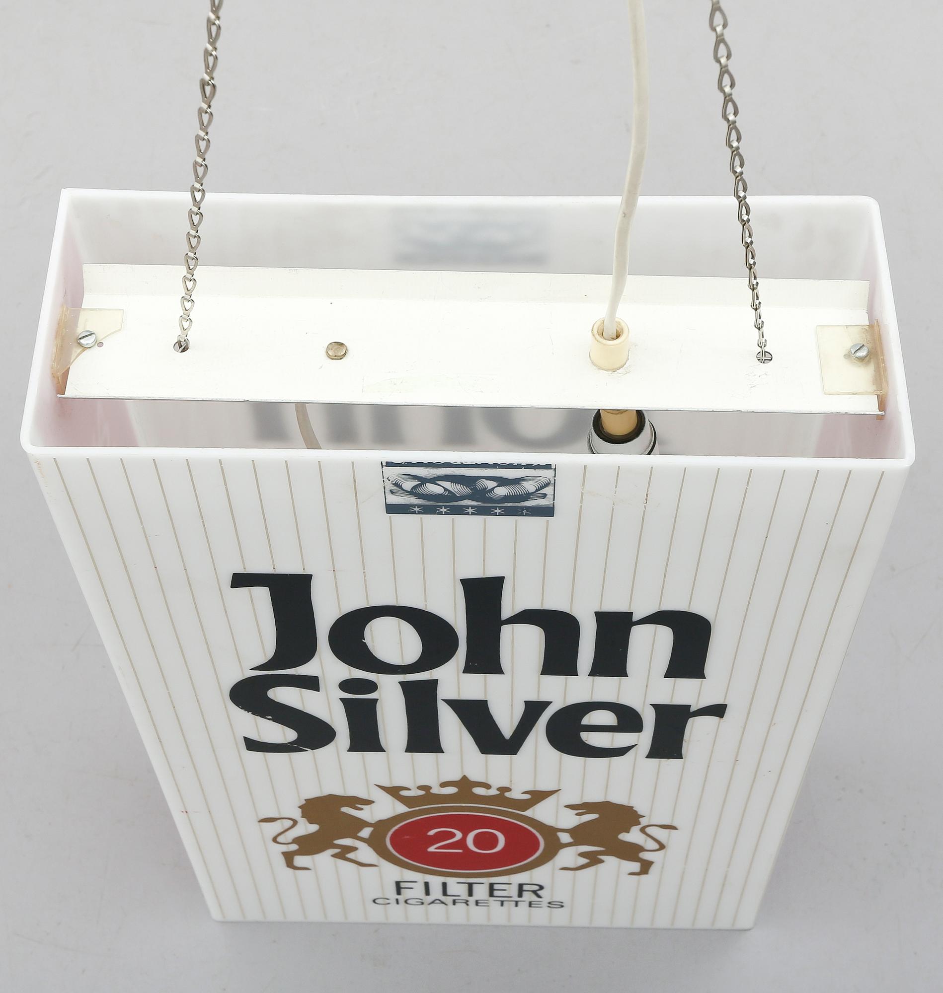 REKLAMSKYLT, plast, "John Silver", 1900-talets andra hälft.