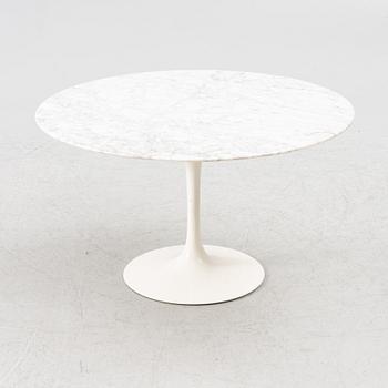 Eero Saarinen, soffbord, "Tulip", Knoll, formgivet 1957.