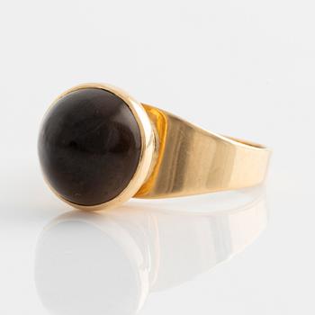 Ring, 18K gold with smoky quartz.