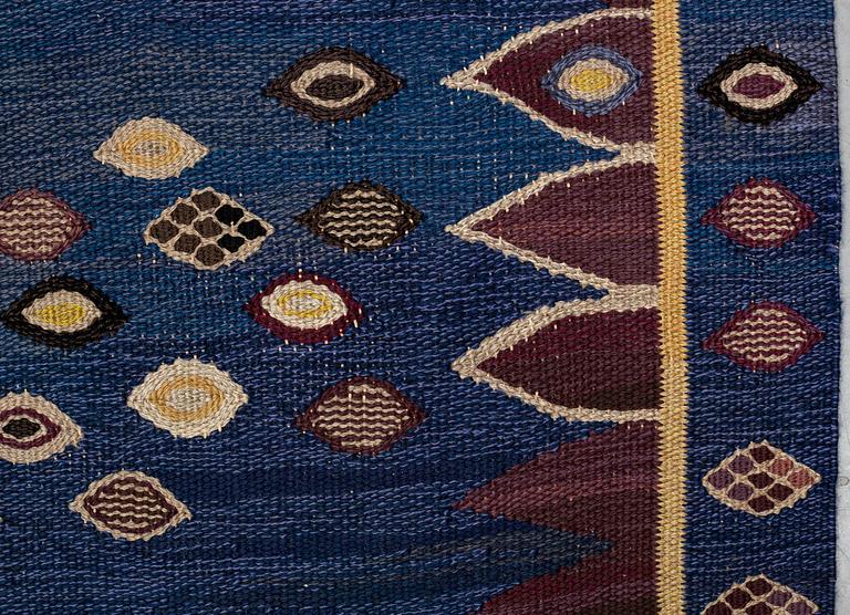 Barbro Nilsson, matto, "Snäckorna", flat weave, ca 312-313,5 x 200-204,5 cm, signed AB MMF BN.