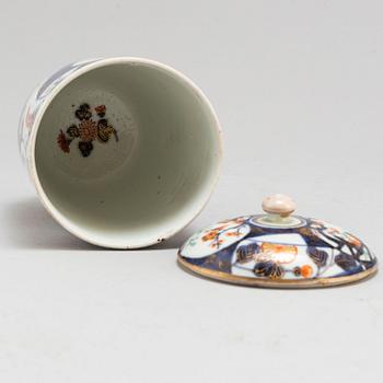 BURK med LOCK, porslin. Japan, Edo (1603 – 1868).