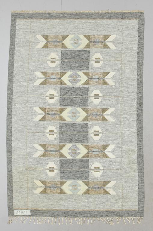 MATTA, rölakan, Ingegerd Silow, signerad IS. Ca 237 x 158 cm.
