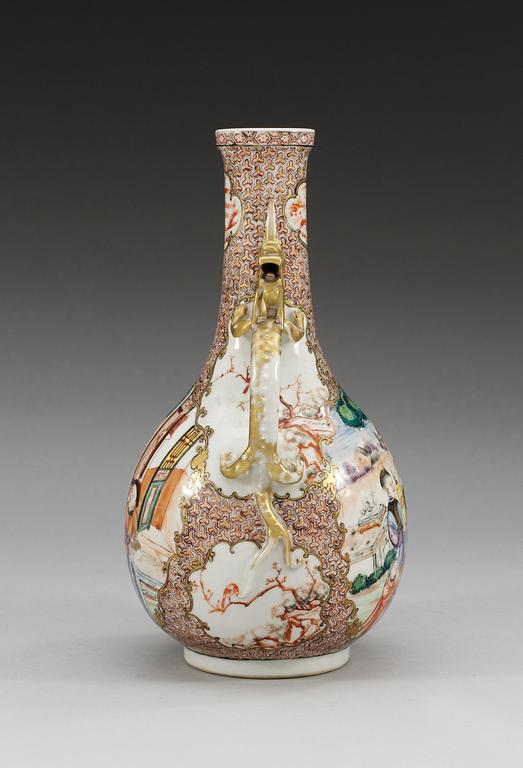 A famille rose bottle flask, Qing dynasty, Qianlong (1736-95).