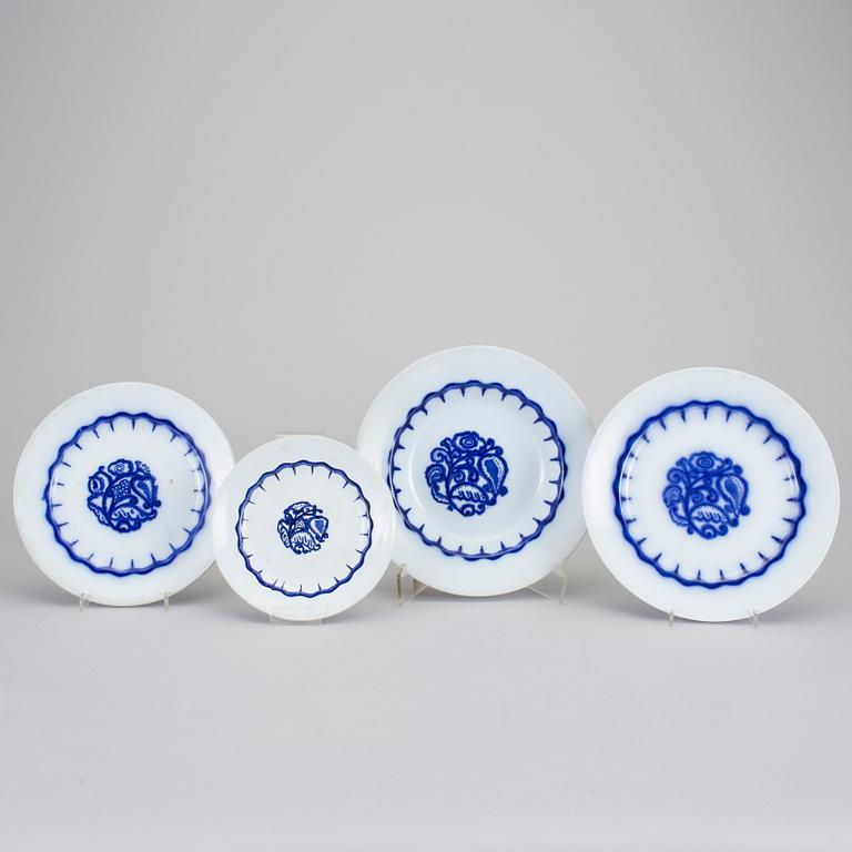 SERVIS, 41 delar, flintgods, "Liljeblå", Wilhelm Kåge, Gustavsberg, omkring 1920.