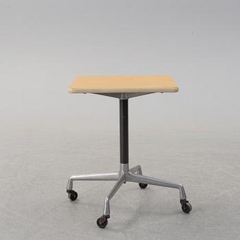 A second half fo the 20th century table by Charles & Ray Eames, from Herman Miller.