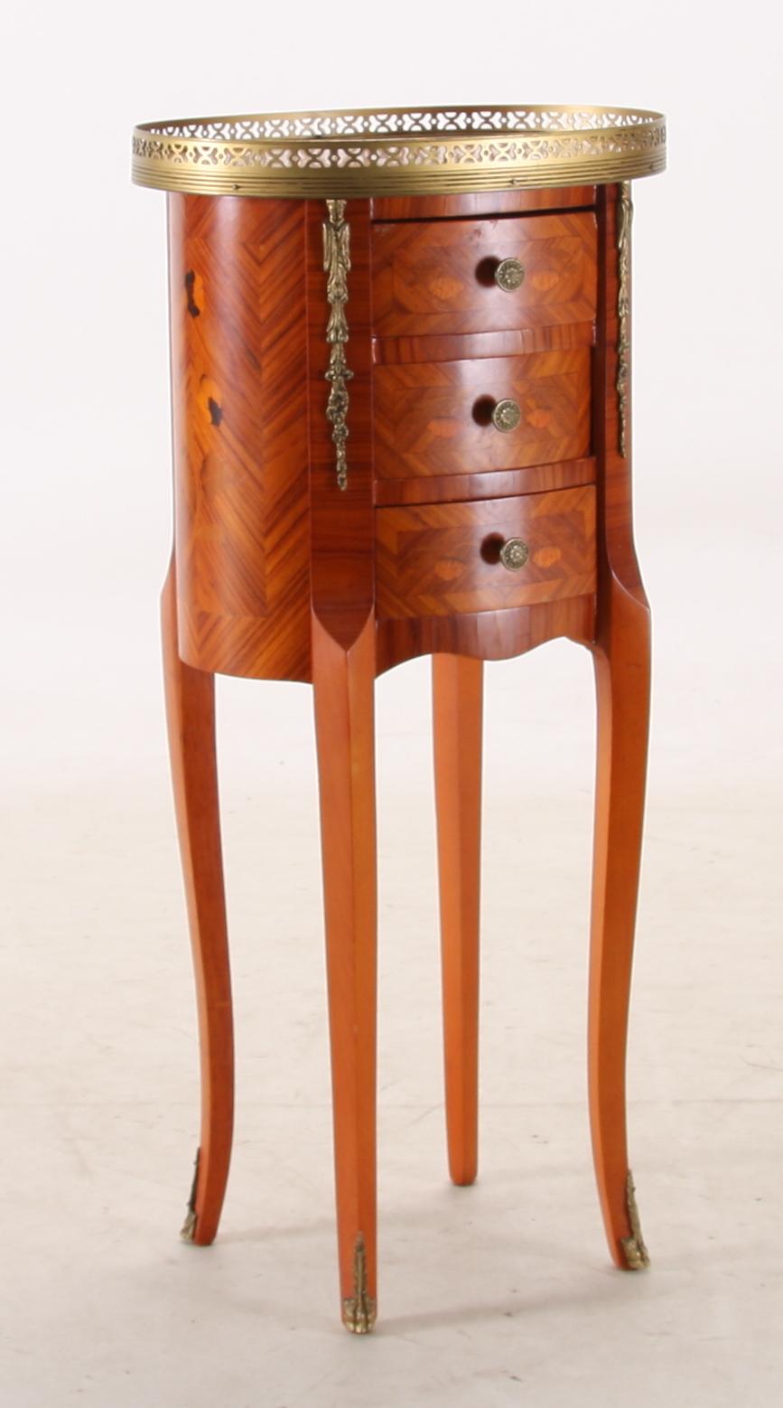 LAMPBYRÅ, Louis XVI-stil, 1900-talets andra hälft.