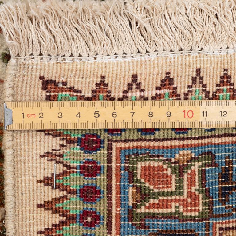 Carpet, Kashmar 285 x 195 cm.