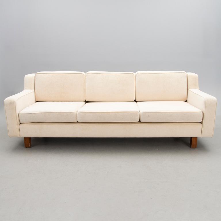 A 1960s 'Manhattan' sofa for HMN Huonekalu Mikko Nupponen, Lahti, Finland.