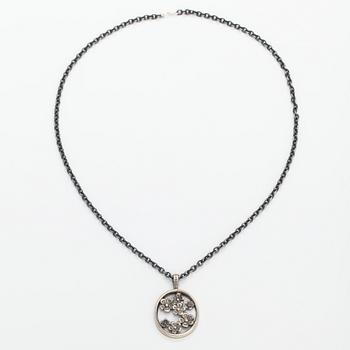 Jorma Laine, Halsband "Lemmikki", silver. Turun Hopea, Åbo.