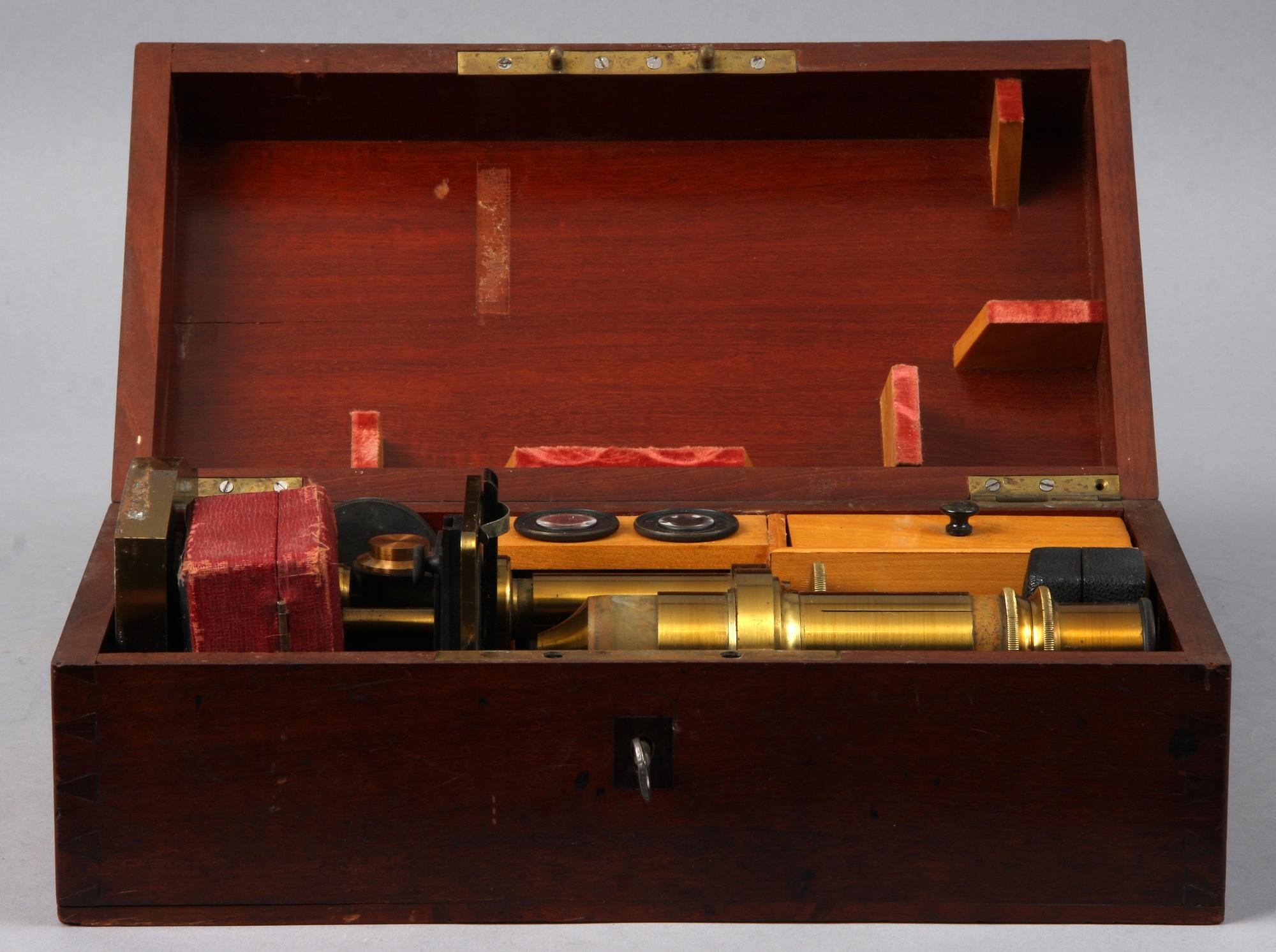 MIKROSKOP, Nachet & Fils. 1900-tal.