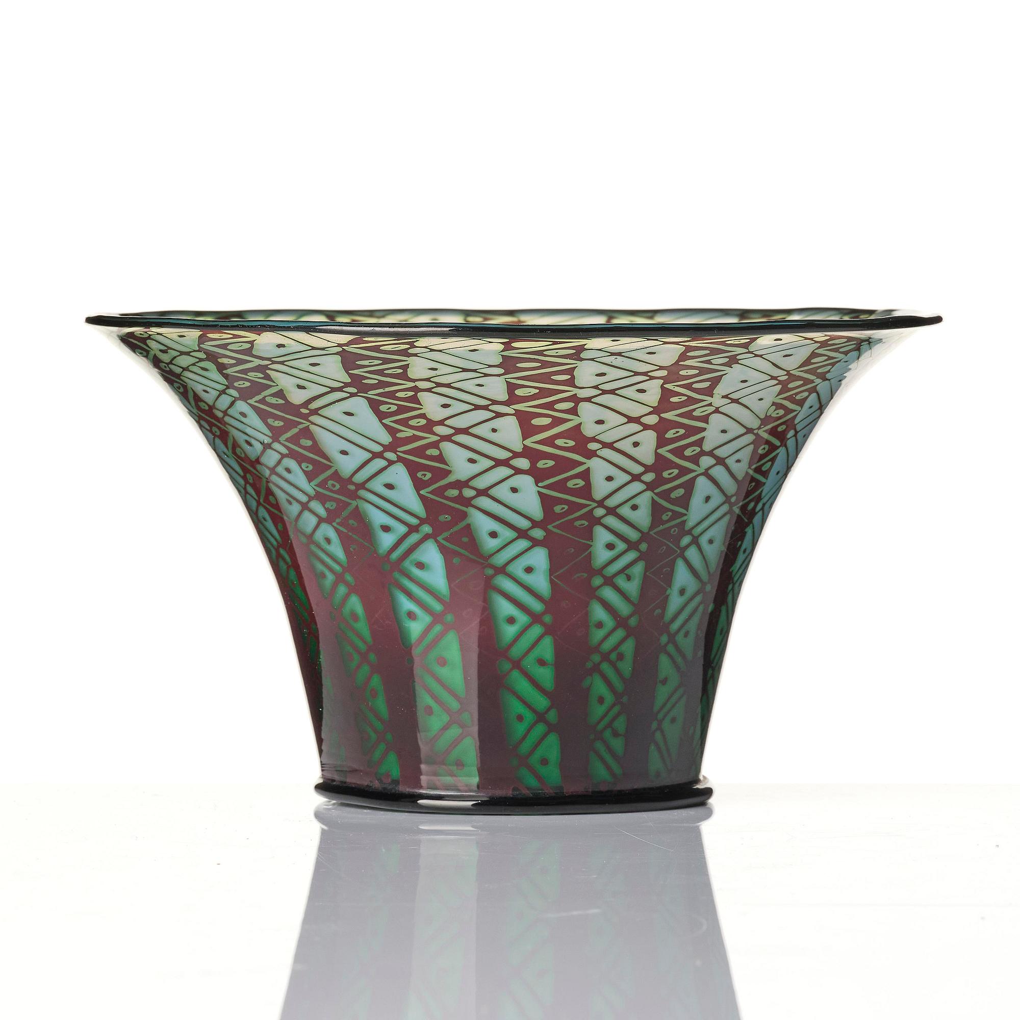 Orrefors, a graal glass bowl, dated 1923.