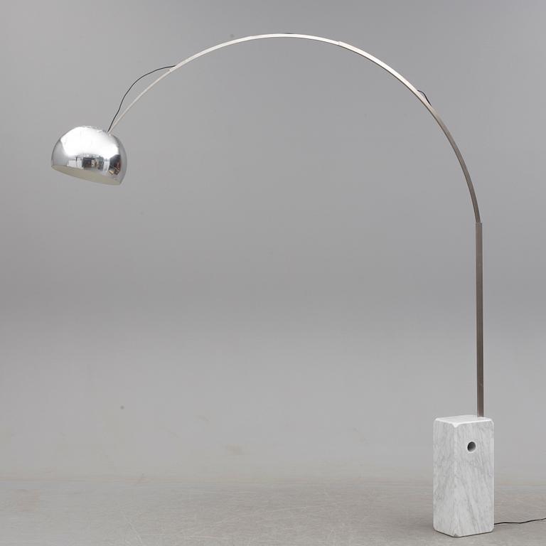 GOLVLAMPA, "Arco", Achille och Pier Castiglioni, Flos, Italien.