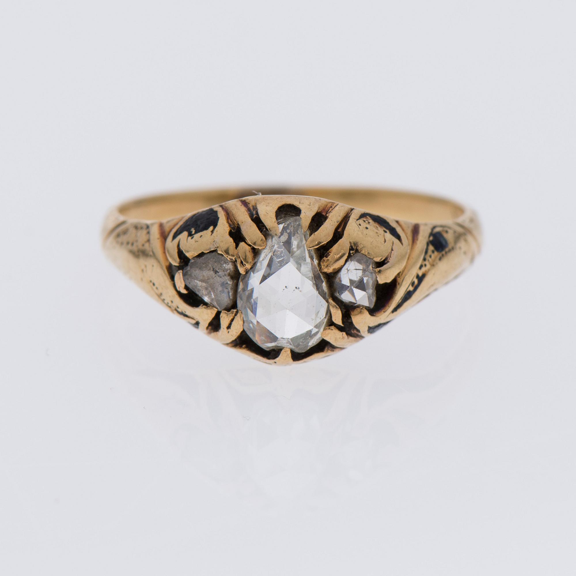 RING, 14K (56) guld, rosenslipade diamanter, emalj.