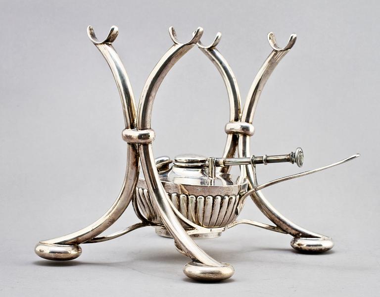 TEKÖK, silver, K. Anderson. Stockholm, 1900. Vikt ca 1996 g.