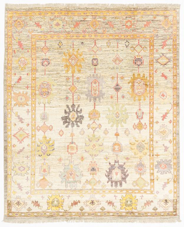 A  west Persian carpet of "Arts and Crafts design, 21 century, c 347 x 286 cm.