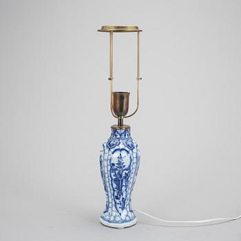 BORDSLAMPA, Porslin, Kina, 1800-tal.