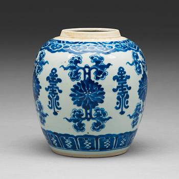 694. BOJAN, porslin. Qingdynastin, Kangxi (1662-1722).