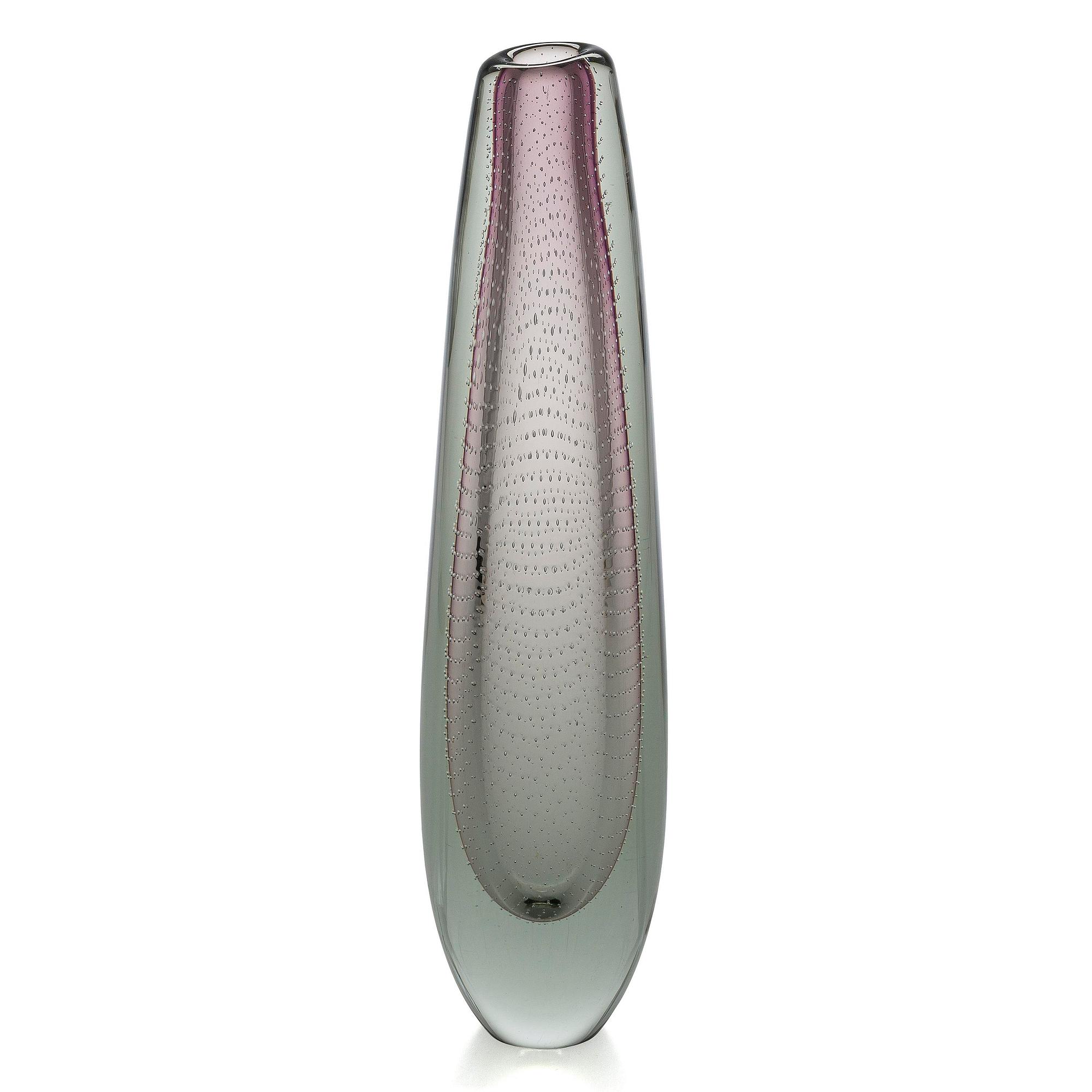 Gunnel Nyman, A glass vase signed, G. Nyman, Nuutajärvi Notsjö.