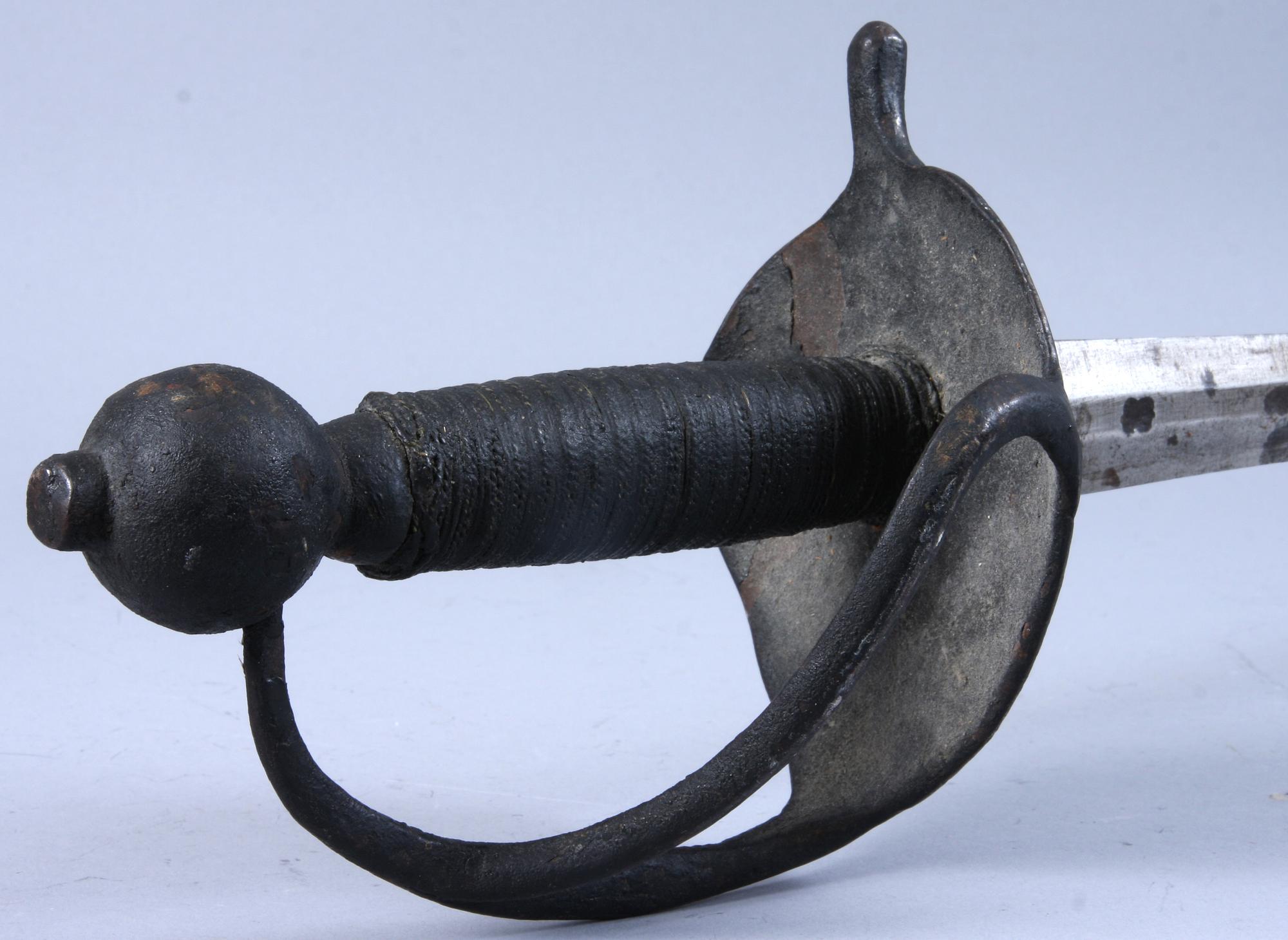 KOMISSVÄRJA, m/1685, omgjord 1832 för flottan.