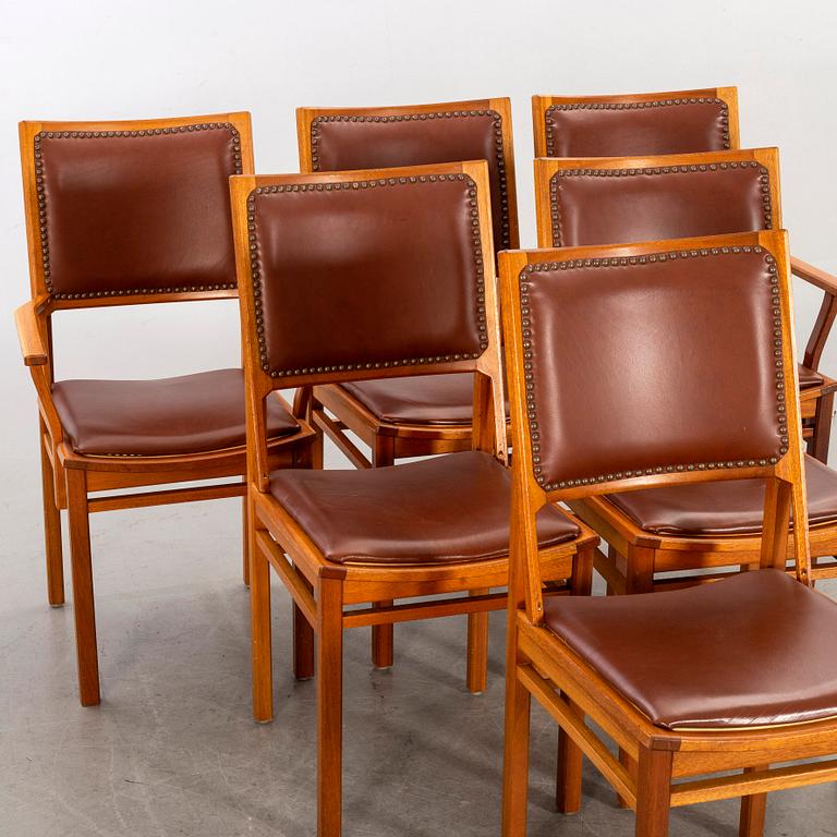 A DINNER TABLE MID 20TH CENTURY.