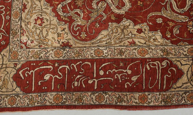 OLD SILK HEREKE. 162,5 x 104 cm.