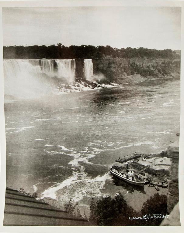 Laure Albin Guillot, "The Waterfall, Niagara Falls".