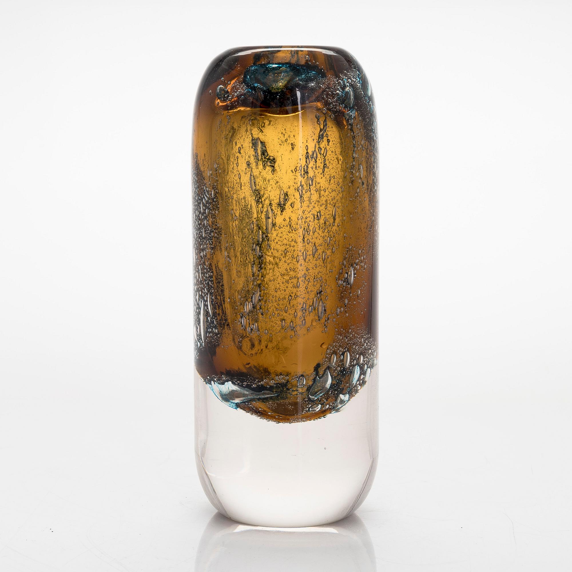 Heikki Orvola, A 'Vulcano' art glass vase, signed Heikki Orvola Nuutajärvi Notsjö. Designed 1974.