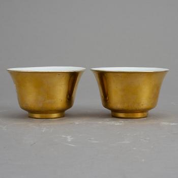 TESKÅLAR, ett par, Kina, omkr år 1900.