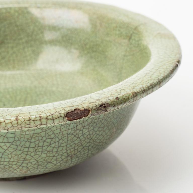 Skål, keramik, Kina, Mingdynsatin (1368-1644).