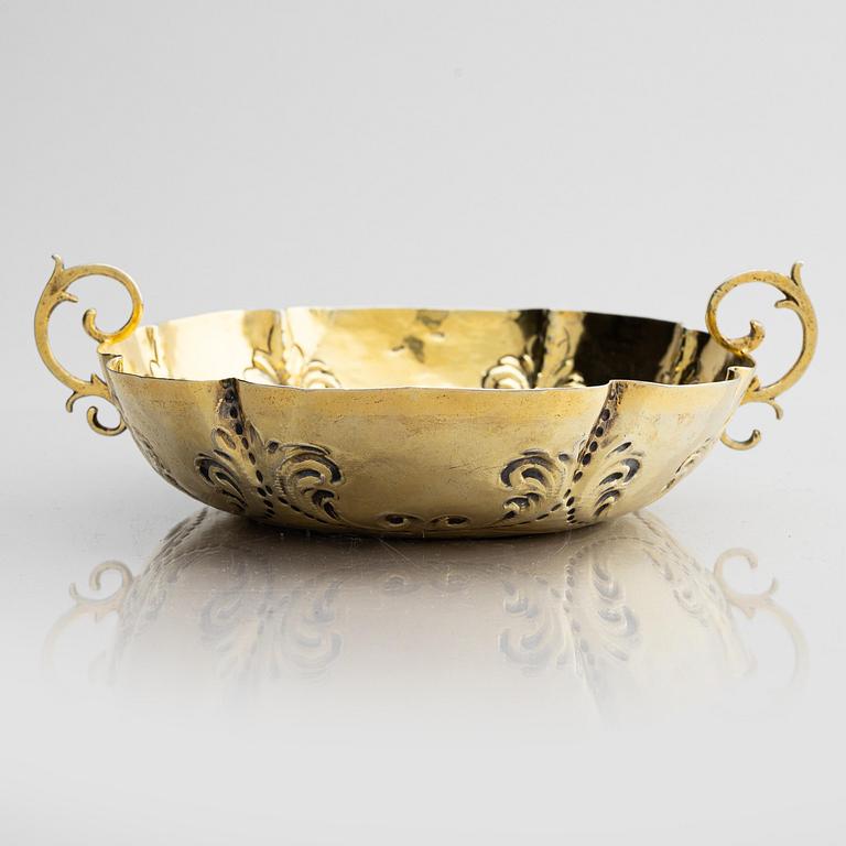 Konfektskål, förgyllt silver. Otydlig mästarstämpel, möjligen Theodor Menth (verksam 1685-1700), Augsburg. Barock.