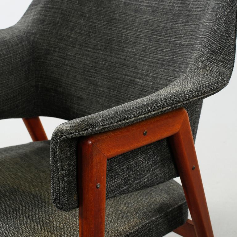 A pair of armchairs designed by Karl-Erik Ekselius for JOC, Vetlanda, made around the middle of the 20th century.