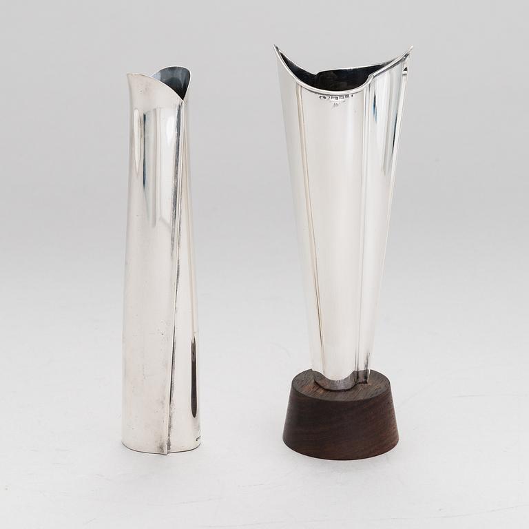 TAPIO WIRKKALA, Two silver vases (916), marked TW, Kultakeskus, Hämeenlinna 1959 and 1962.