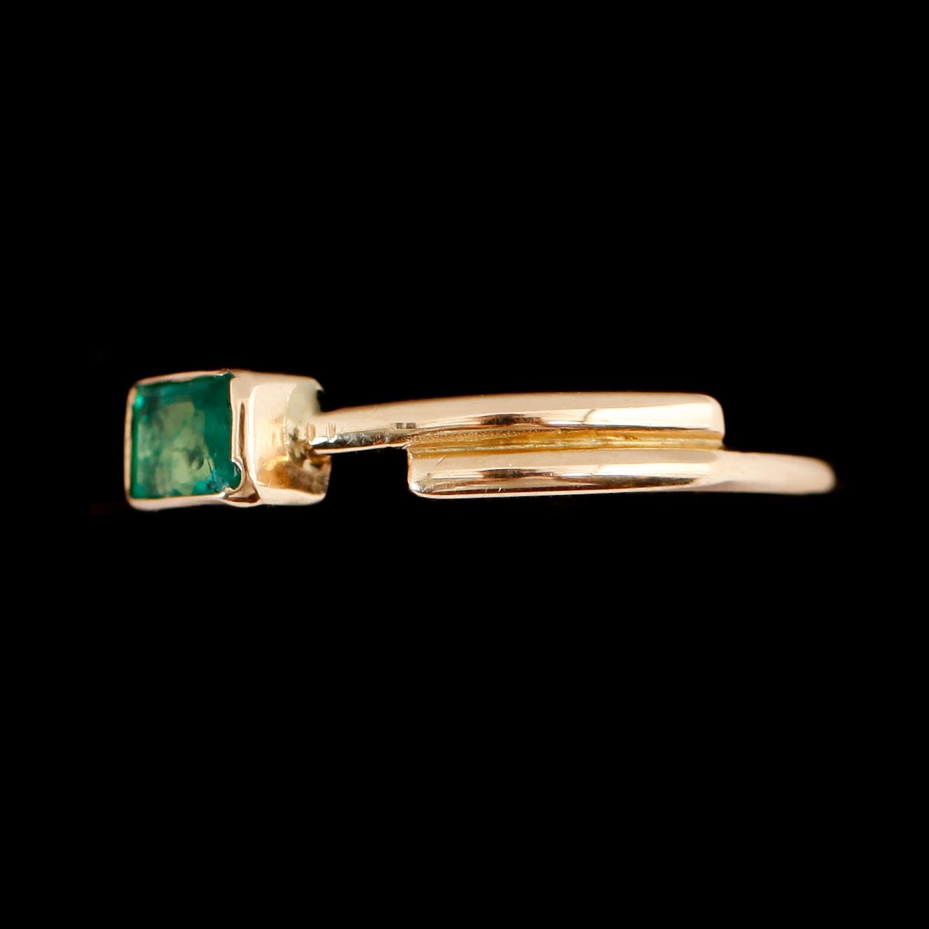 RING, 18 k, guld, smaragd, GVR, Stockholm.