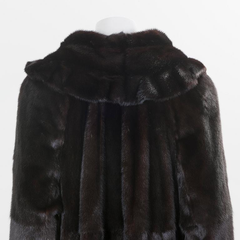 PÄLS, Saga Mink.
