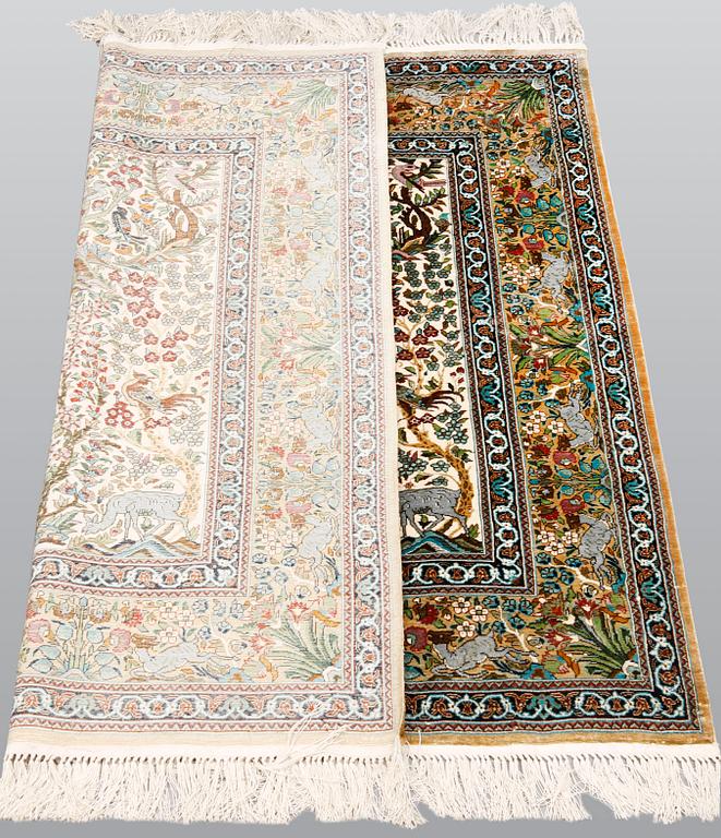 Matta, orientalisk silke, ca 94 x 92 cm.