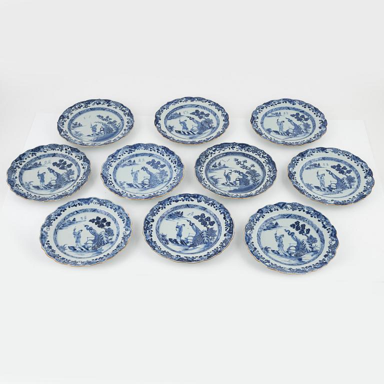 A 29-piece blue and white Chinese dinner service, Qianlong (1736-95).