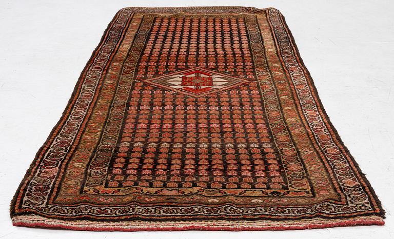 Carpet, approx. 235 x 100 cm.