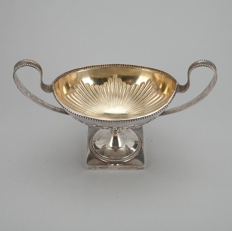 SKÅL, silver CG.Hallberg, Stockholm 1912. Vikt 320 g.