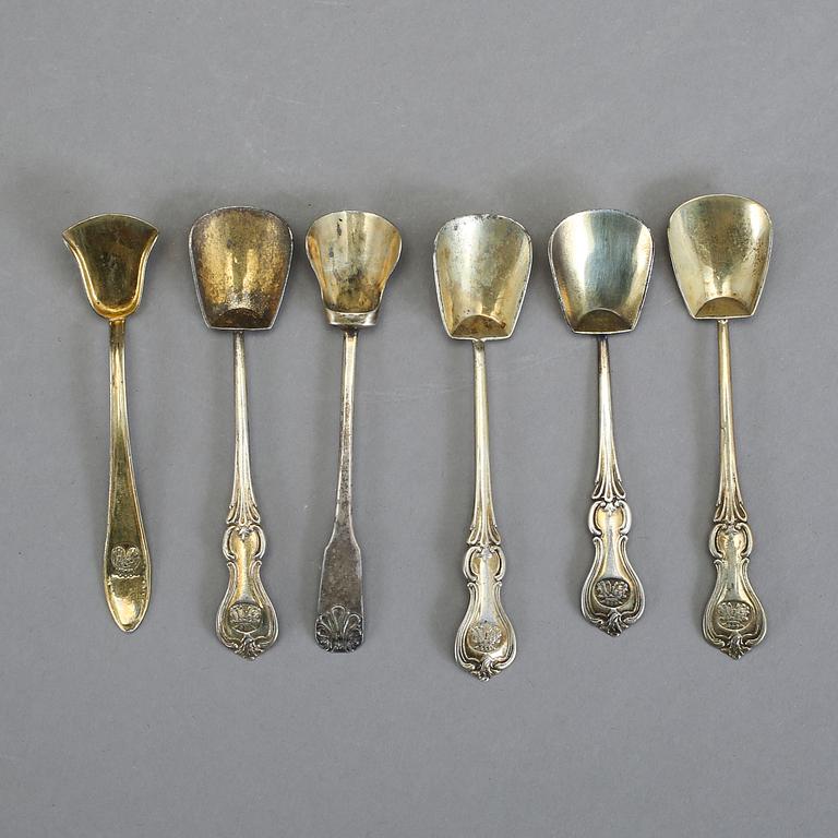 SKEDAR, saltskyfflar, silver, 6 st. vikt 4,9 gram, bl a 1852.