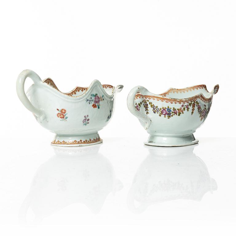 Two Chinese famille rose porcelain sauce boats, Qing dynasty, Qianlong (1736-95).