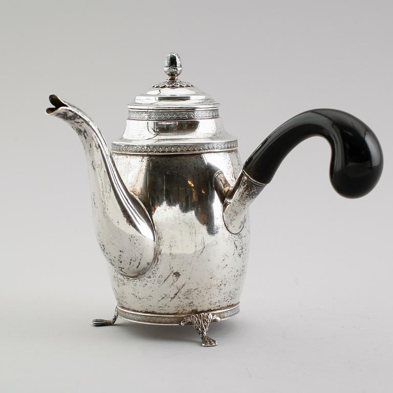 CHOKLADKANNA, silver, Johan Fredrik Björnstedt, Stockholm 1823. Vikt ca 369 gram.
