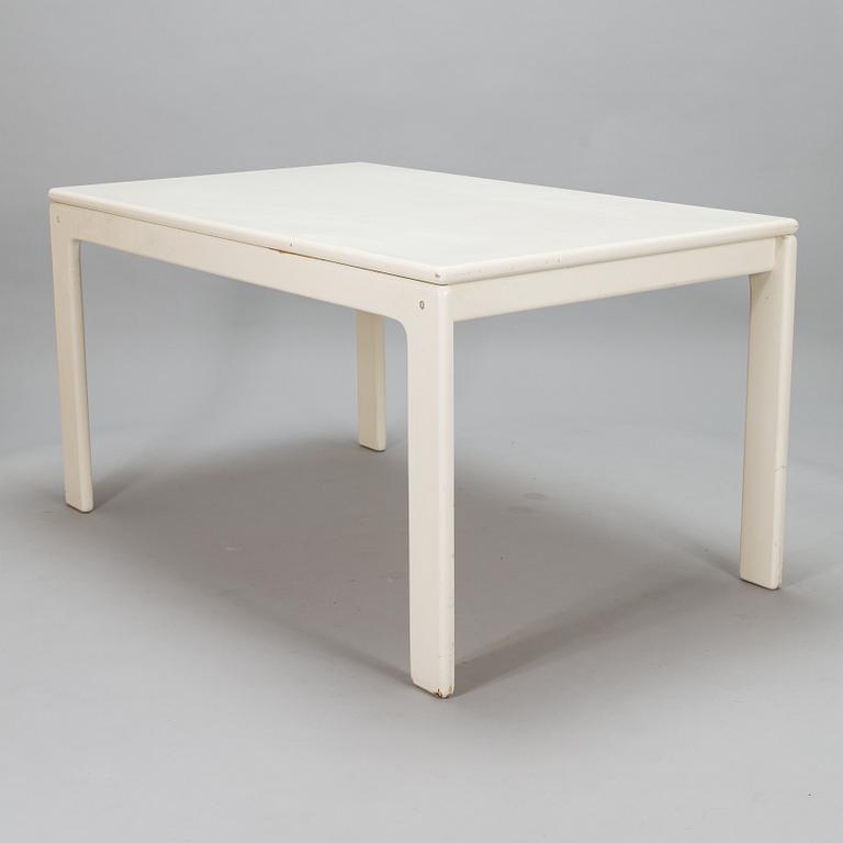 Eero Aarnio, A 1970's dinner table and four chairs "Flamingo" by Asko.