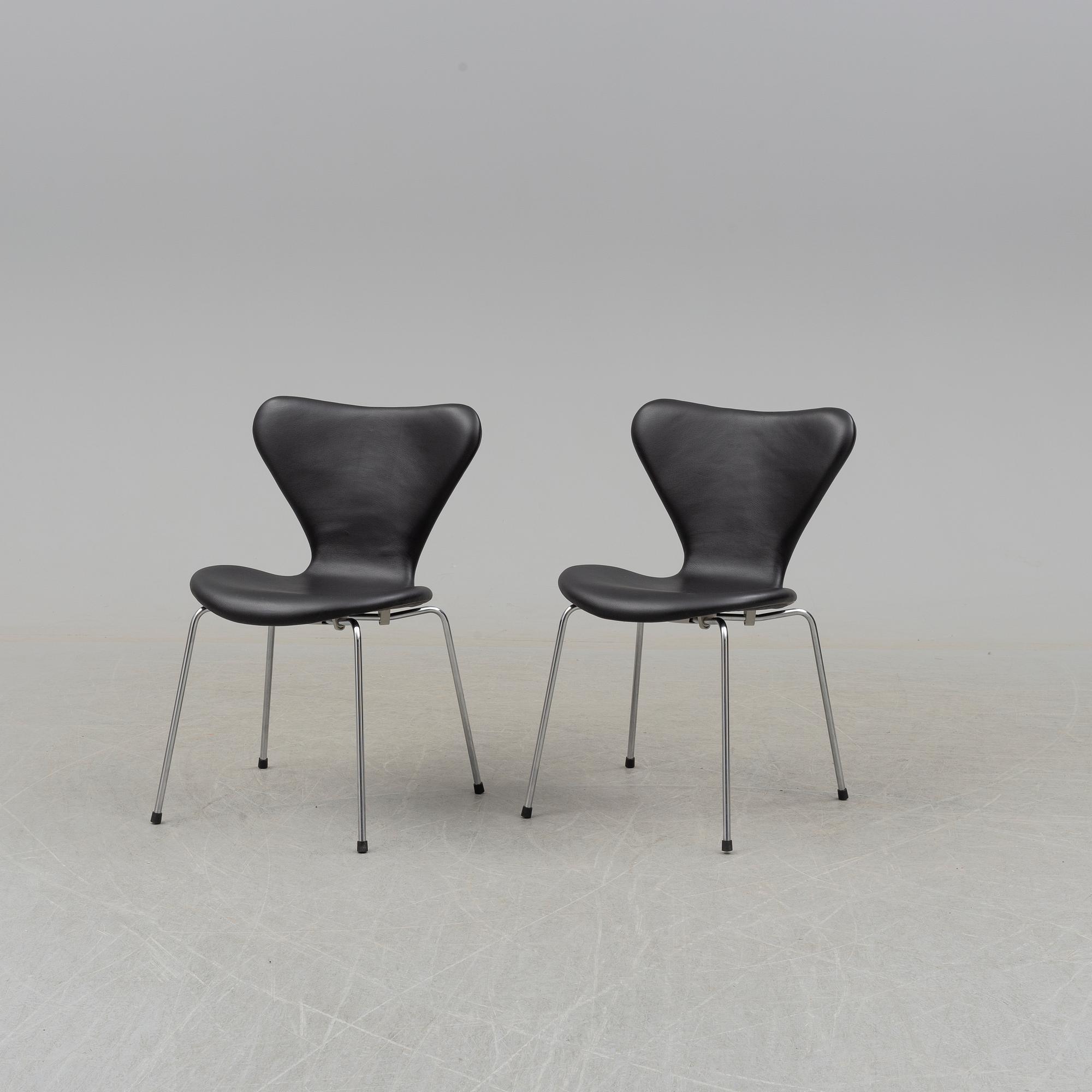 a set of six 'Sjuan' leather chairs by Arne Jacobsen, for Fritz Hansen.