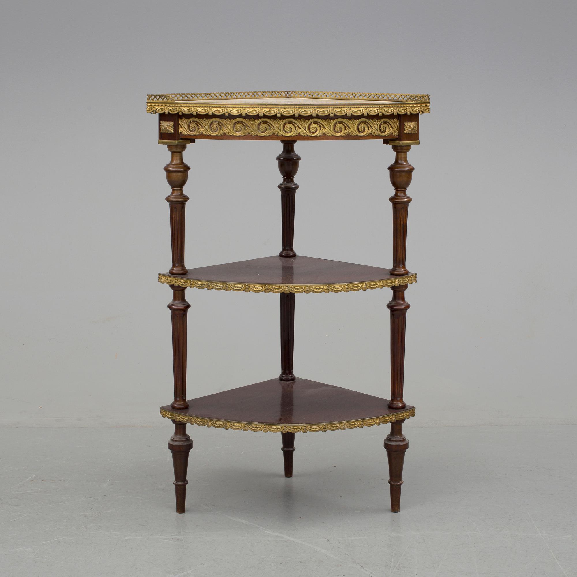 ETAGEBORD, Louis XVI-stil, 1900-talets första hälft.