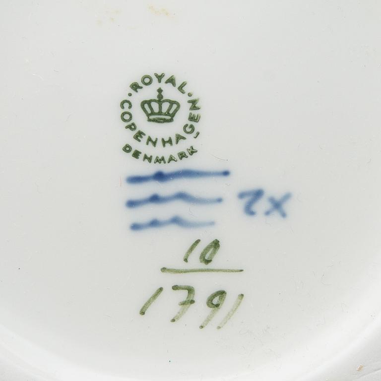 Lockurna Royal Copenhagen Danmark 1900-talets mitt/andra hälft porslin.